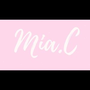 Meet your Posher, Mia